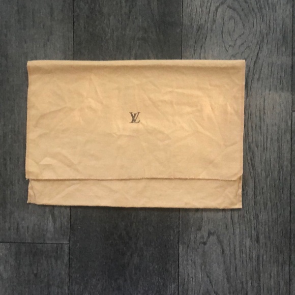 Louis Vuitton Handbags - Louis Vuitton 100%! Authentic dust bag